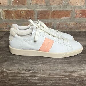 Ecco Women's Street Lite Retro Sneaker